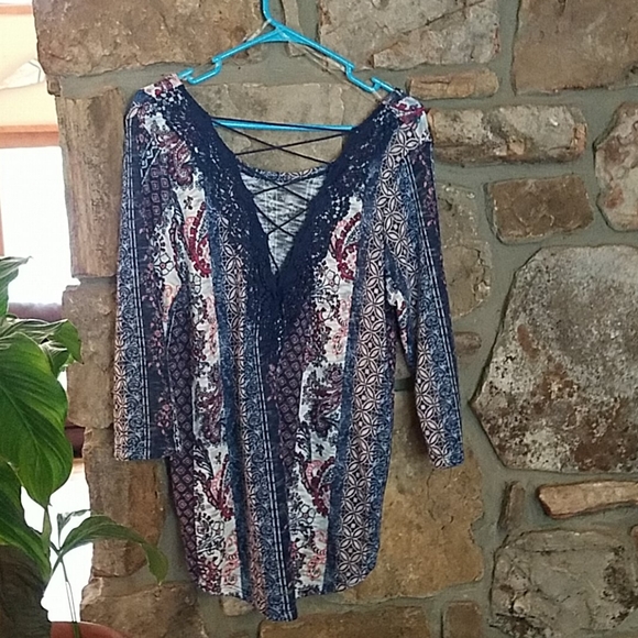 Top - Picture 2 of 2